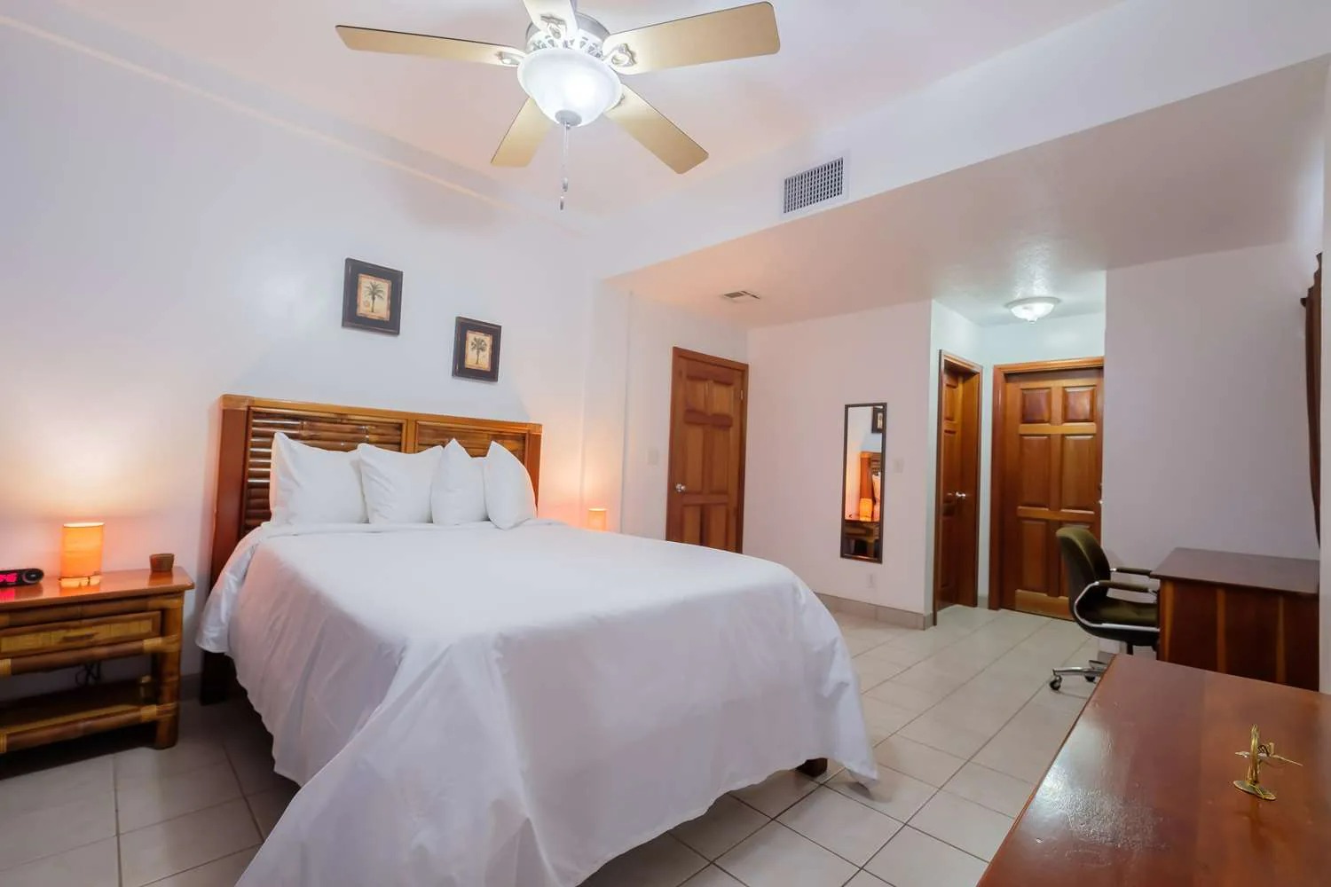Suite 2 Room(2) - Best Western Grand Baymen, Belize