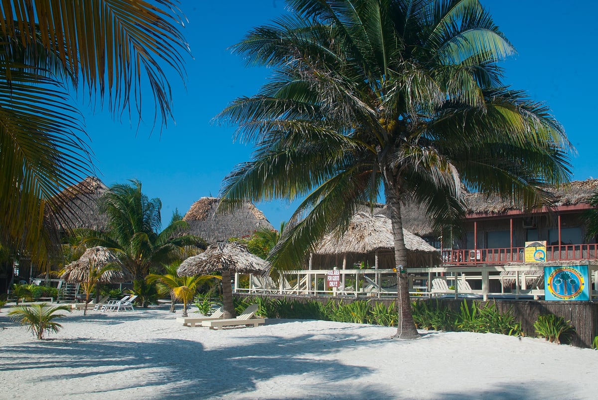 Grand Baymen, Ambergris Caye