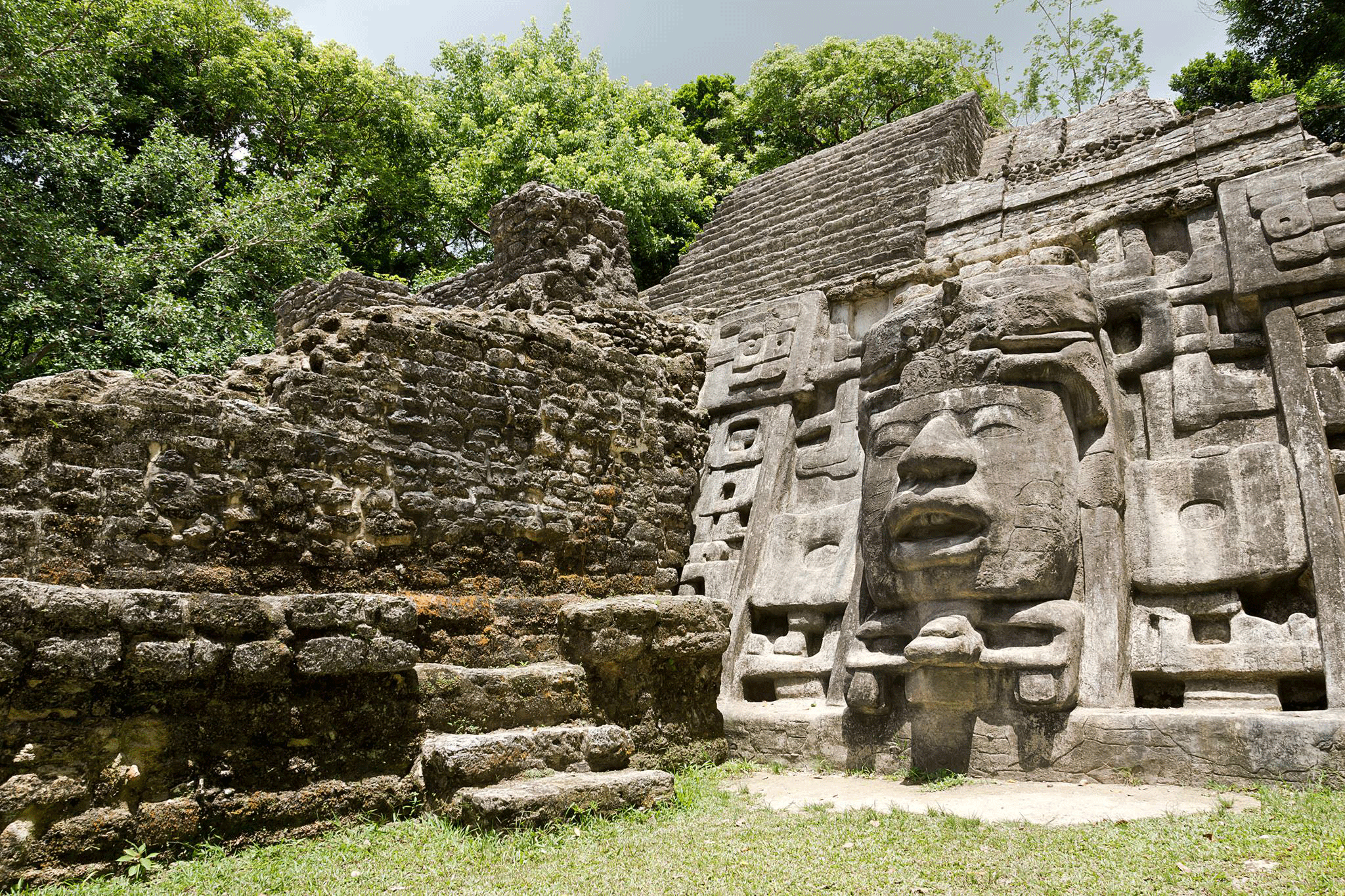 lamanai-maya-ruins-in-belize
